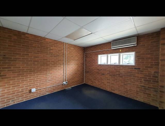 410M² WAREHOUSE TO LET IN SEBENZA